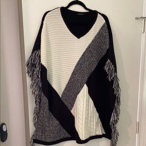 LIKE NEW Topshop Black and White Women's Poncho